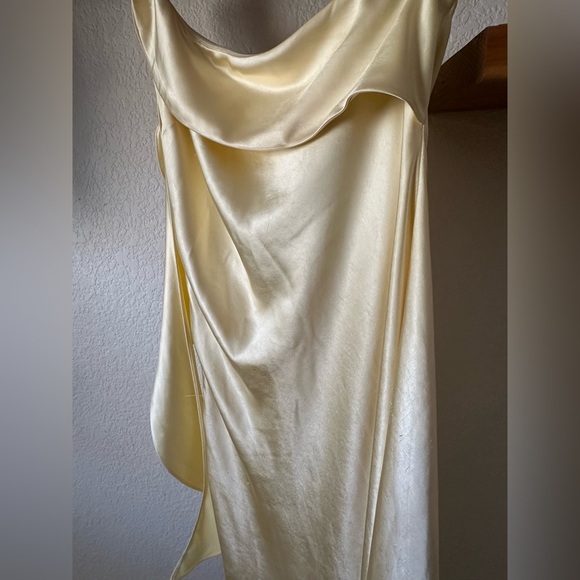 Selfie Leslie One-Shoulder Sash Maxi Dress Butter Yellow Large - Picture 9 of 11
